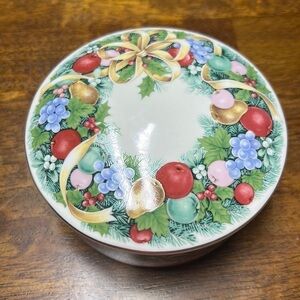 Mikasa candy dish with lid Christmas Bouquet nwot holiday gift holly fruit & bow